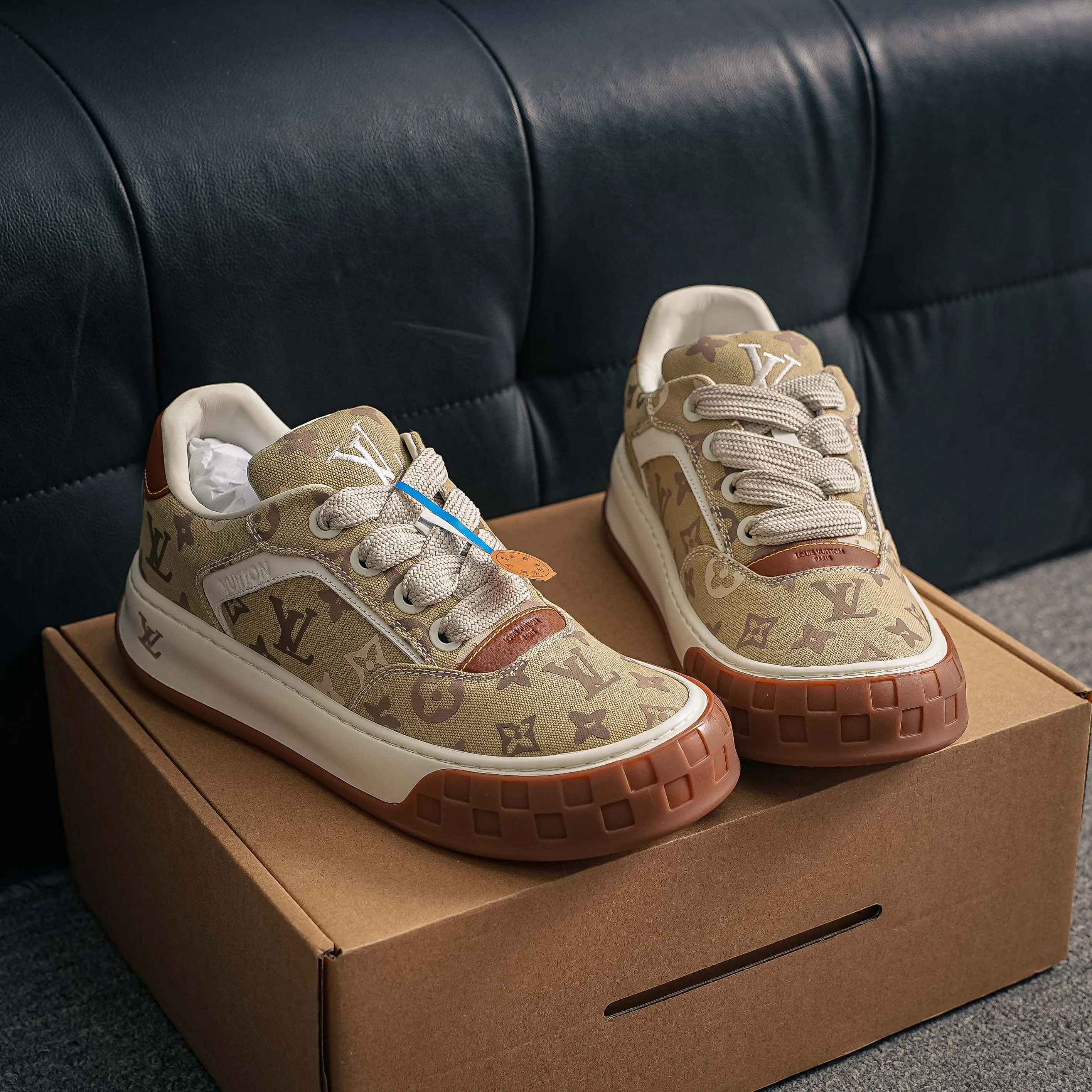 # LV tilted ， Shoes，Sneakers， Shoes，Skate Shoes~~ Sneakers， LV Shoes ， Cushioning TPU Vuitton ，